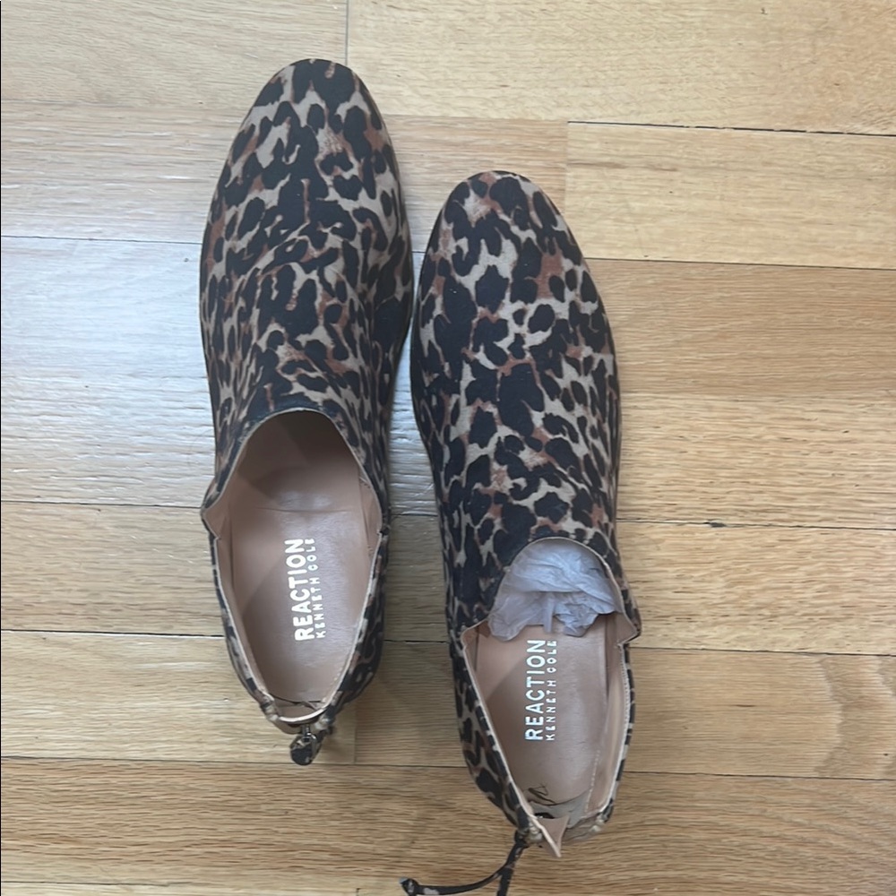 Kenneth Cole Reaction Brown and Black Ankle Boots